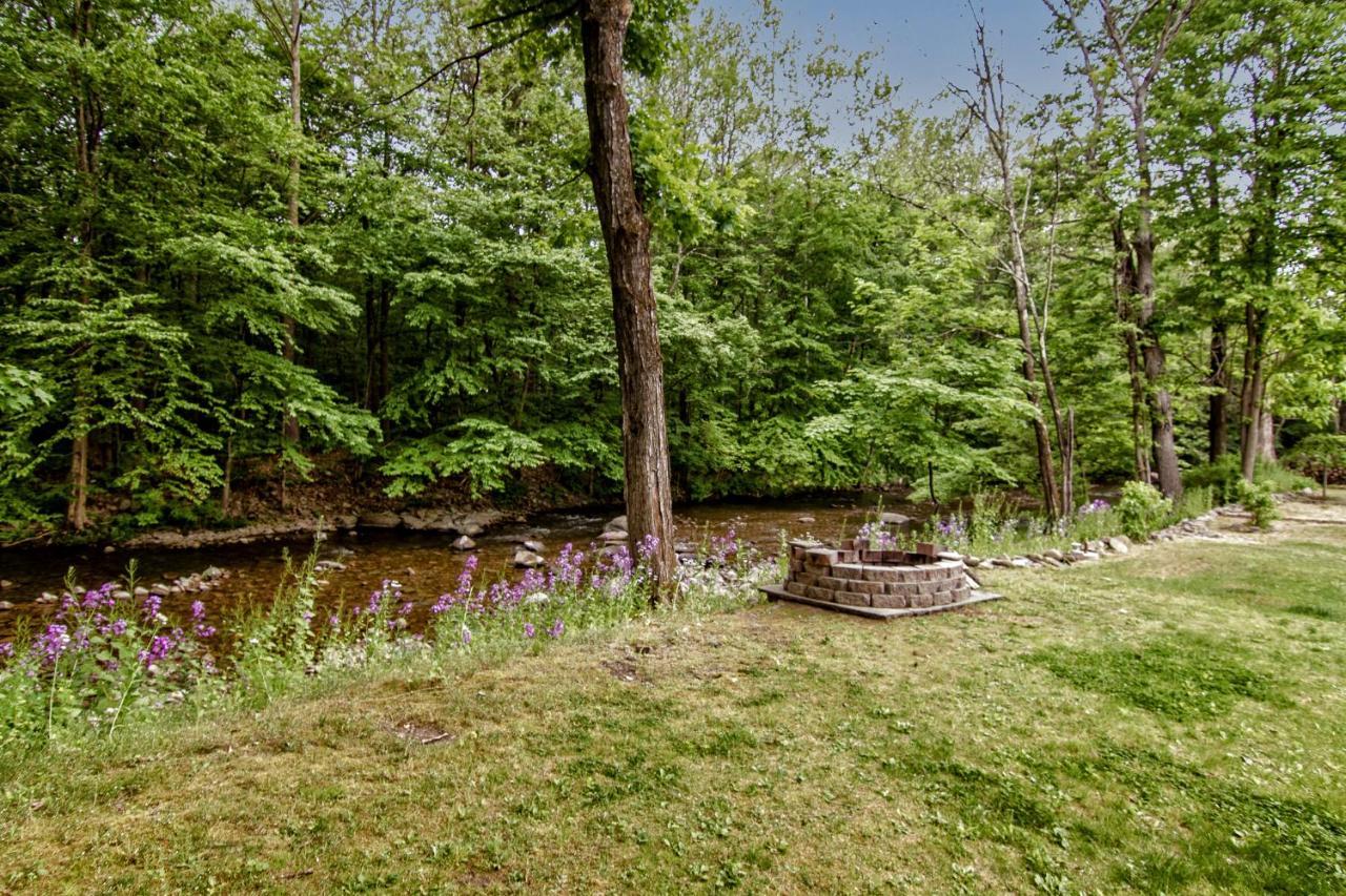 Cabin By The Creek With Private Creek Access Танерсвил Екстериор снимка