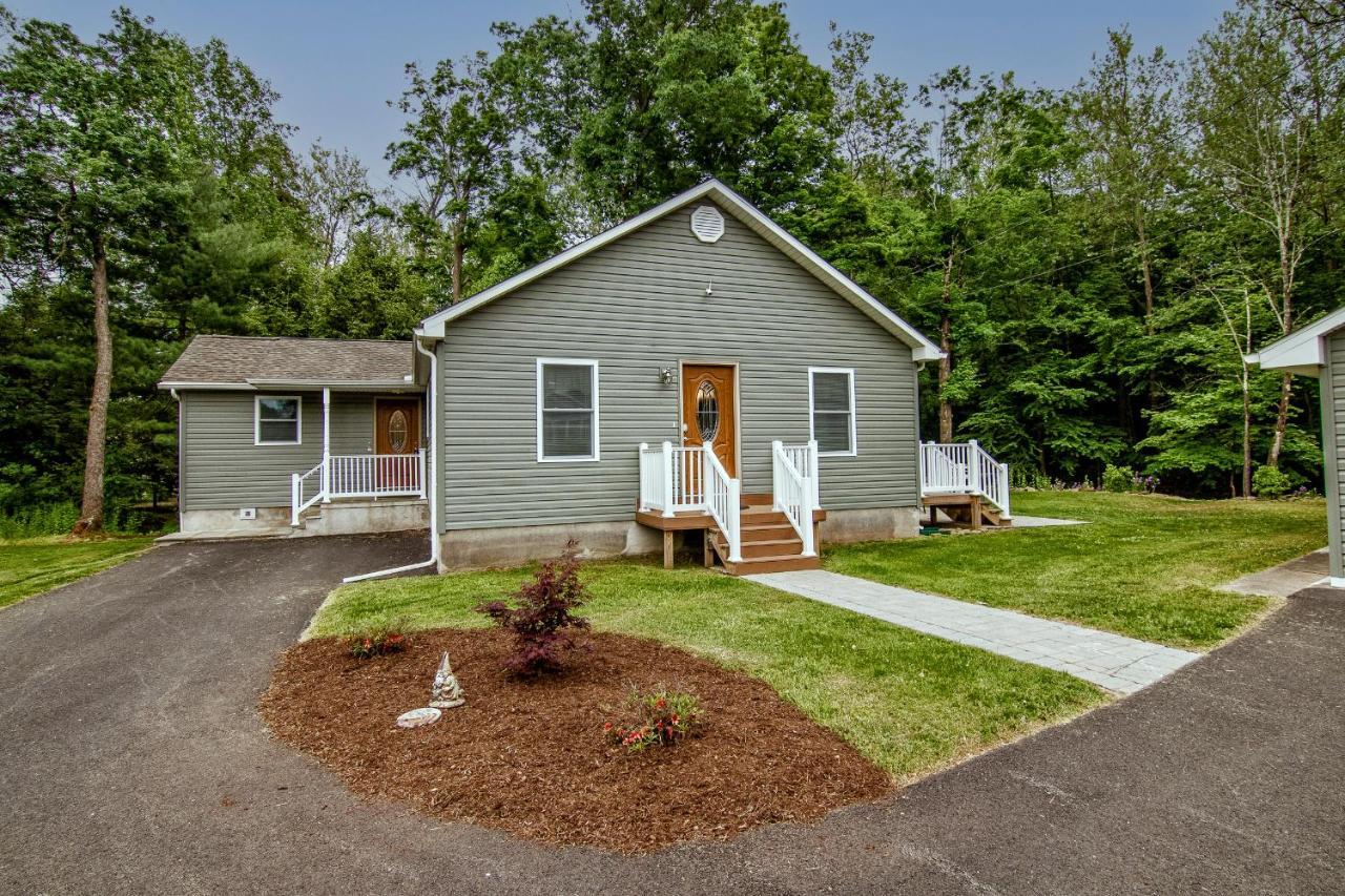 Cabin By The Creek With Private Creek Access Танерсвил Екстериор снимка